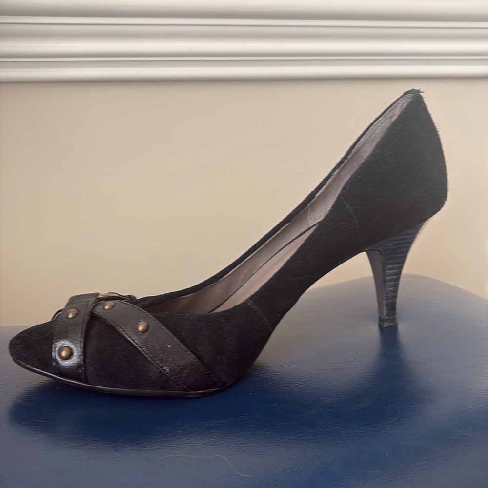 Retro Rocker Suede Studded Heels - Picture 7 of 10